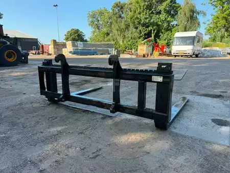 Forks 2025  [div] volvo palletforks 240cm wide! / palletvorken (8)