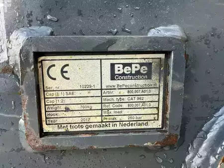 *** muut välineet *** 2017  Bepe Caterpillar 962 Verachtert quick coupler NEW! (7)