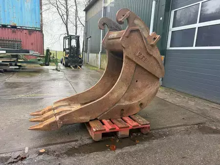*** muut välineet *** - VTN Theeth bucket / rock bucket / tandenbak (1)