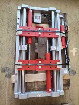 Fork adjustment equipment with sideshift  Durwen ZVW30GS-1150 (1)