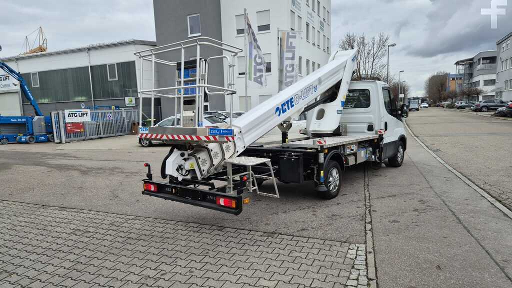 239_020247-1.jpg?v=1761539030