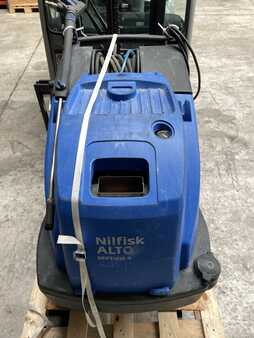 Limpiador de alta presión 2014  Nilfisk MH4 (3)