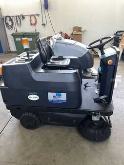 Zamiatarka odkurzająca 2025  Nilfisk SW 3000 Li-io (1)