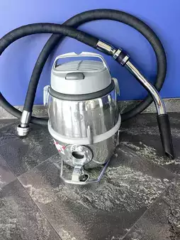 Máquina barredora 2026  Nilfisk GMP 80/38 Nomex 12 Ltr. Kessel (1)