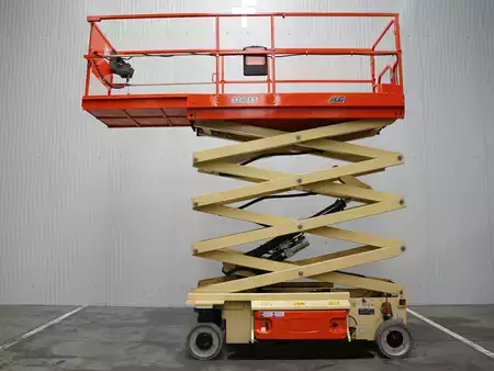 Nacelle à ciseaux 2019  JLG 3246ES (1)
