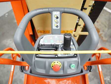 Vertikal / personløftere 2024 JLG TOUCAN 8E-L (4)