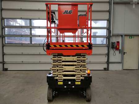 Levantamento tesoura  JLG 4045R (3)