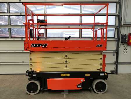 Sakse arbejds platform  JLG R3246 (1)