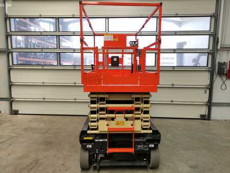 Saksinostimet  JLG R3246 (4)