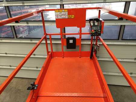 Piattaforme aeree a pantografo  JLG R3246 (5)