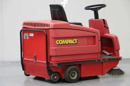 Pedestrian Vacuum Sweeper 1996  Eureka 1150E (2)