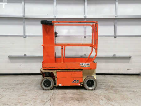 Saksinostimet 2017  JLG 1230ES (2)