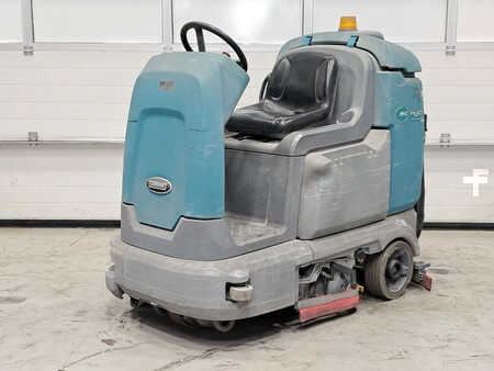 Ride on Scrubber Dryer 2017  TENNANT T12 (1)