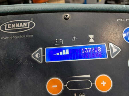 Ride on Scrubber Dryer 2017  TENNANT T12 (10)