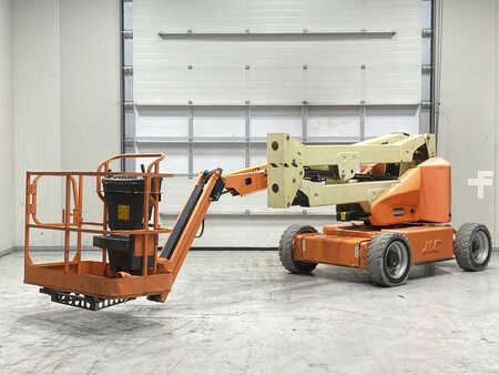 Nacelle à ciseaux 2014  JLG E450AJ (1)