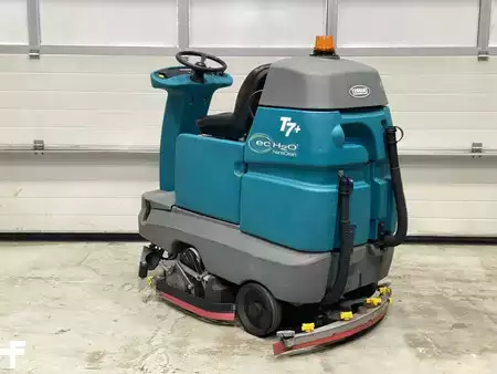 Ride On vakuový zametač 2019  TENNANT T7 ECHO (3)