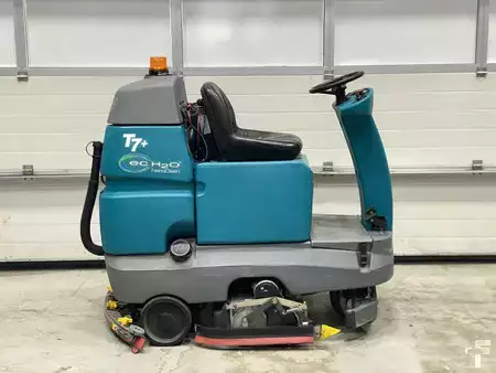 Ride On vakuový zametač 2019  TENNANT T7 ECHO (5)