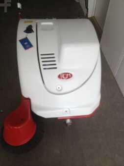 Zametací sací stroj 2012 RCM Brava 900 ET (1)