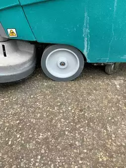 Lavasciuga pavimenti - Tennant T5 (5)