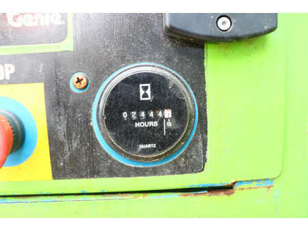 Scissor lift 2008  Genie GS5390RT (12)