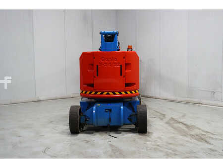 Kloubová pracovní plošina 2014  Genie Z34/22N (6)