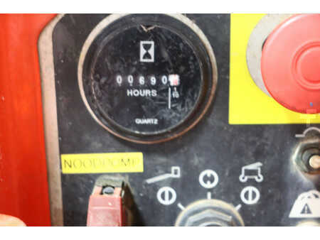 Kloubová pracovní plošina 2014  Genie Z34/22N (9)