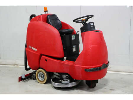 Zamiatarka 2014  RCM Jumbo  T952 (1)