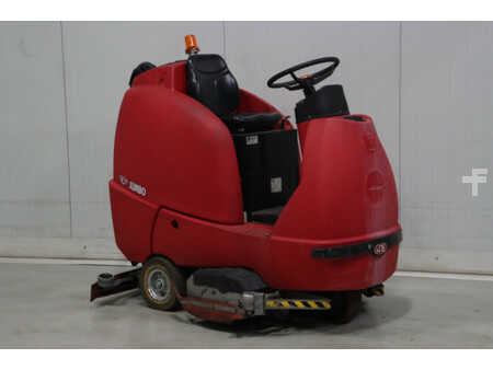 Zamiatarka 2011  RCM JUMBO 1002 R (1)