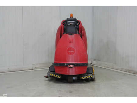 Zamiatarka 2011  RCM JUMBO 1002 R (2)