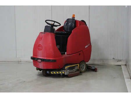 Zamiatarka 2011  RCM JUMBO 1002 R (3)
