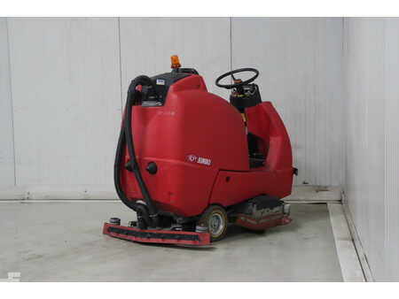 Zamiatarka 2011  RCM JUMBO 1002 R (6)