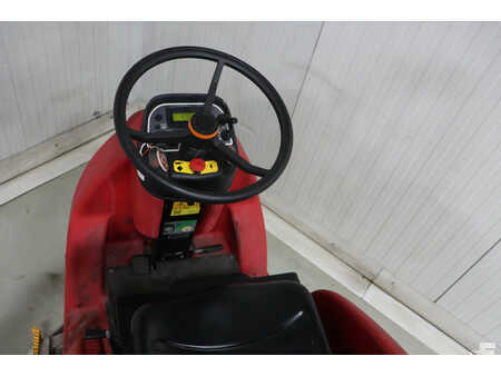Zamiatarka 2011  RCM JUMBO 1002 R (9)