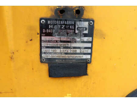 Scissors Lifts 2006  Holland-Lift B-195DL25 (12)