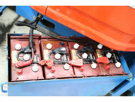 Kloubová pracovní plošina 2005  Genie Z34/22N (8)