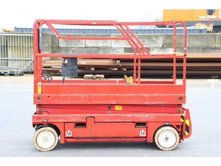 Piattaforme aeree a pantografo 2000  Haulotte Compact 8 (4)