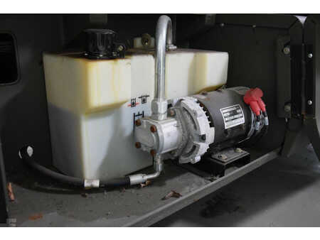 Scissor lift 2015  JLG M3369 (10)