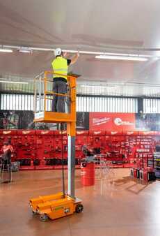 Senkrechtarbeitsbühne  AxoLift  ELIFT 350 Elektrobühne (2)