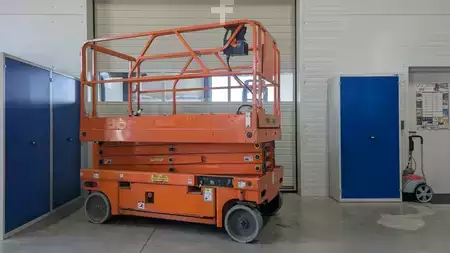 Scherenarbeitsbühne  Haulotte Comapct 10 (1)