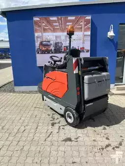 Pedestrian Vacuum Sweeper  Hako Sweepmaster B1200RH (3)