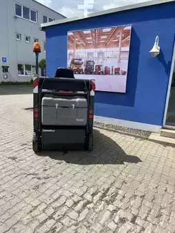 Pedestrian Vacuum Sweeper  Hako Sweepmaster B1200RH (4)