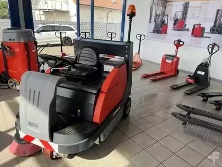Pedestrian Vacuum Sweeper  Hako Sweepmaster B1200RH (4)