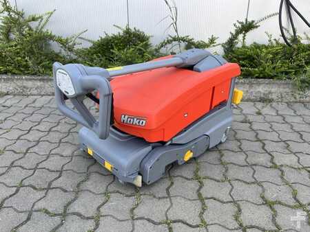 esfregador / secador 2024  Hako Scrubmaster B8 WB330 (1)