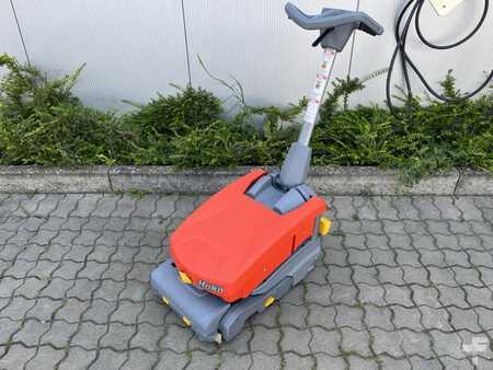 Autolaveuse aspirante 2024  Hako Scrubmaster B8 WB330 (2)