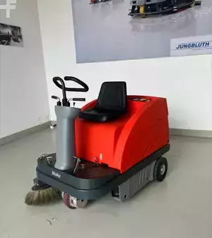 Veeg-zuig-machine 2024  Hako Sweepmaster B900R (1)