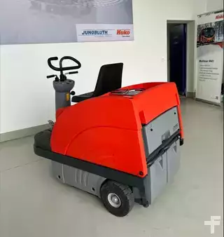 Veeg-zuig-machine 2024  Hako Sweepmaster B900R (3)