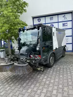 Máquina de limpeza de ruas 2023  Hako Citymaster CM2250 (1)