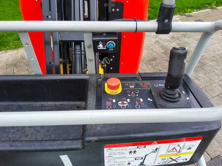 Függöleges emelö emelvény 2023  Manitou 100 VJR (8)