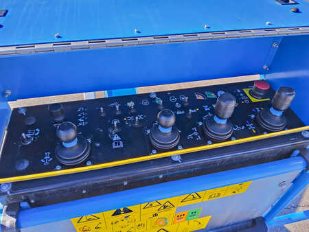 Teleszkópemelvény 2025  Genie SX-135 XC (7)