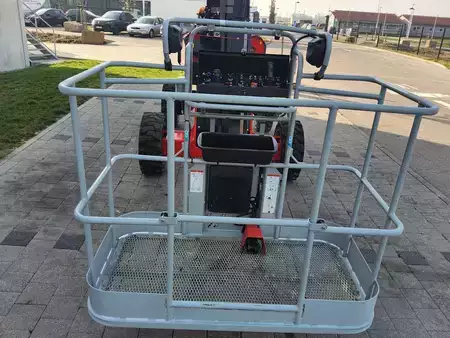 Knikarmhoogwerker 2015  Manitou MANGO 12 (6)