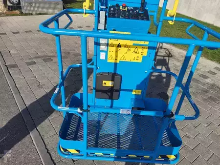 Függöleges emelö emelvény 2025  Genie Z-30/20N RJ (6)